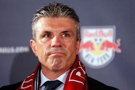 All the other players, they try and chase me, but here's my number, so call me maybe.